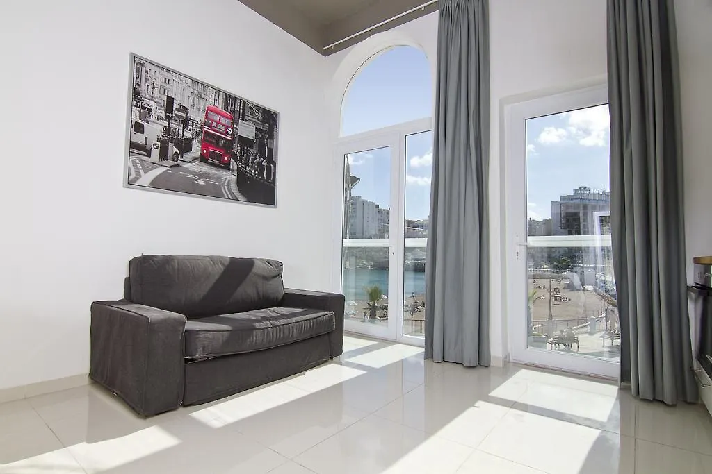 Aparthotel Nula à San Ġiljan 3*,